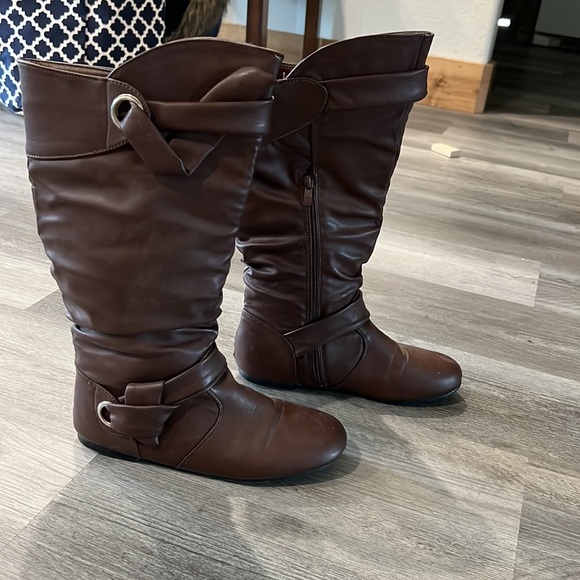 Very Volatile faux leather boots, EUC - Picture 4 of 8